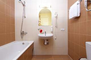 Гостиница Невский Бриз Санкт-Петербург Стандартная комната-4